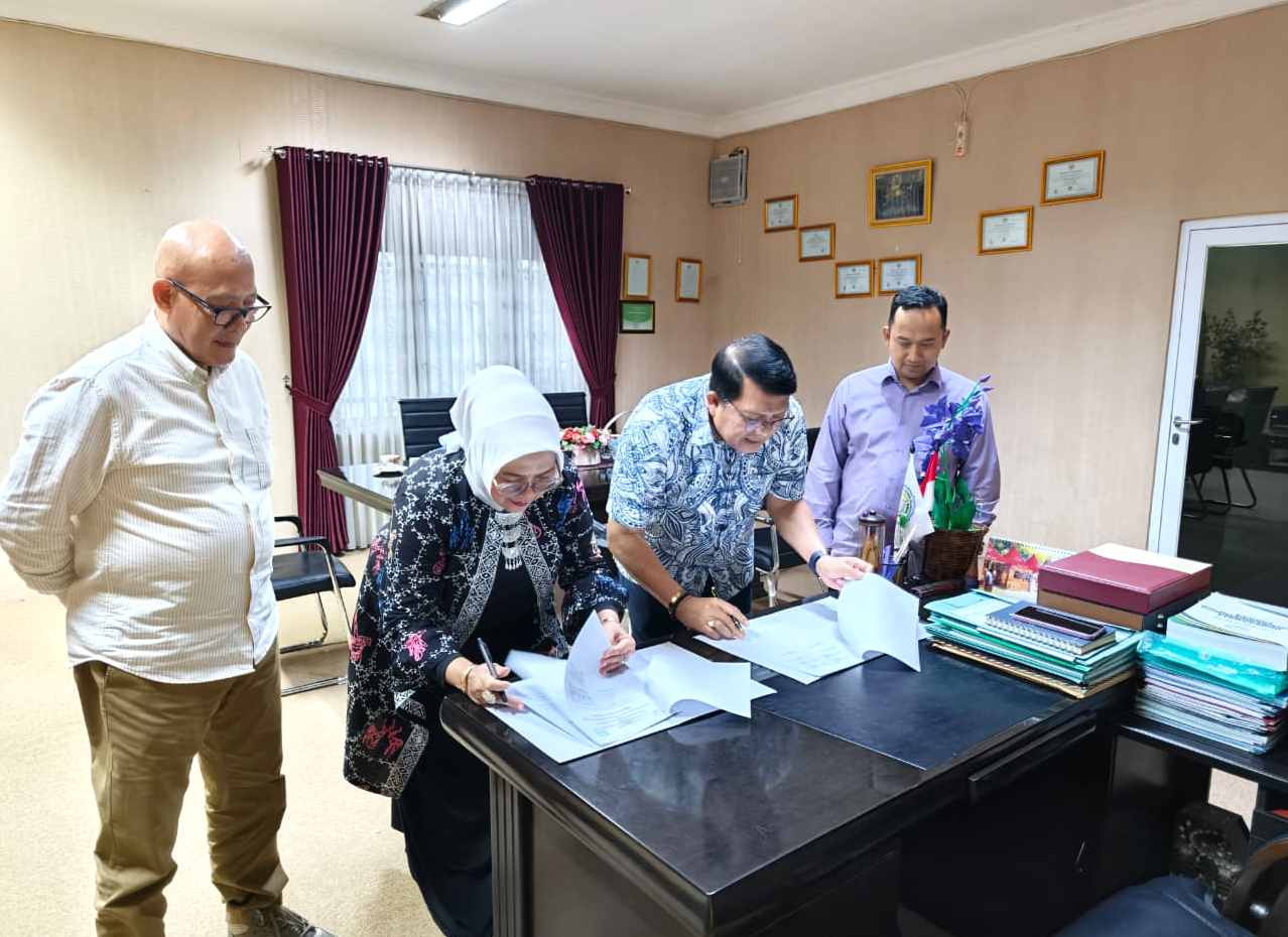 Acara Penandatanganan Kerjasama DPK APINDO Kabupaten Bogor dengan Rektor IAI Nasional Laa Roiba.
